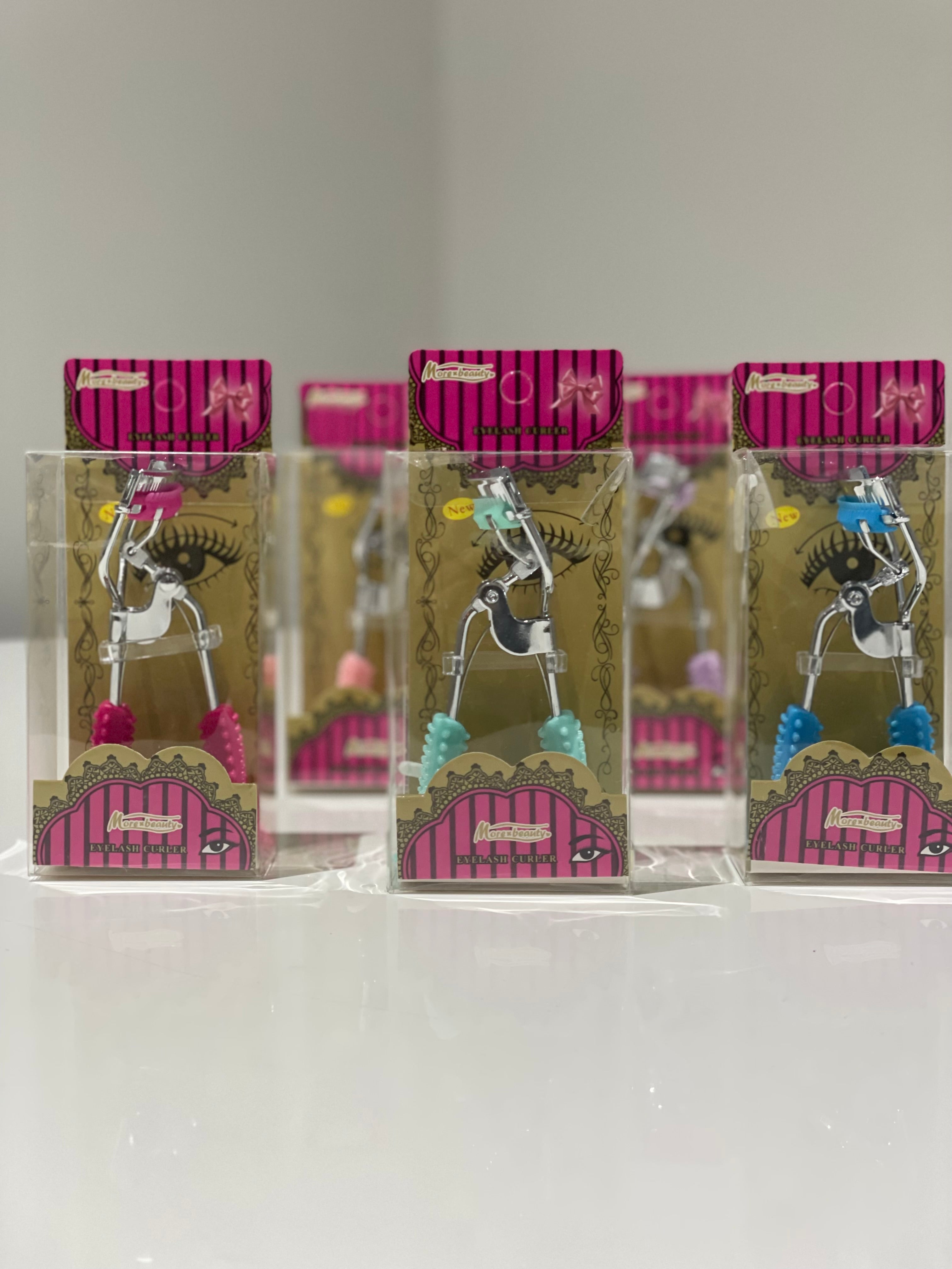 Eyelash Curler w/ Textured Grip – 11 cm, Soft Silicone handle