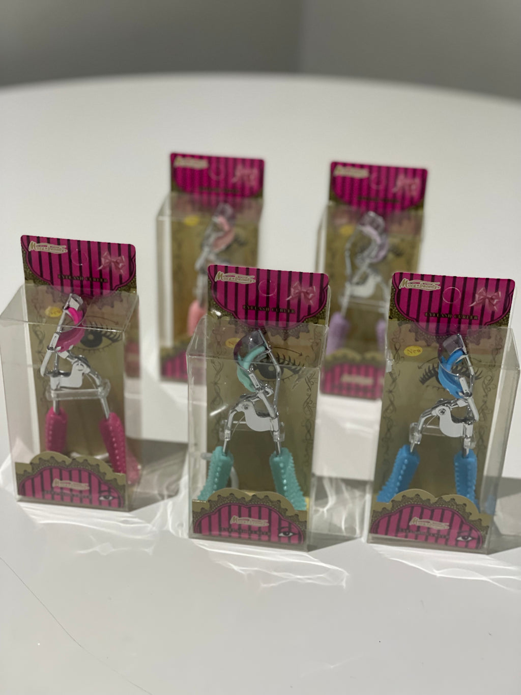 Eyelash Curler w/ Textured Grip – 11 cm, Soft Silicone handle