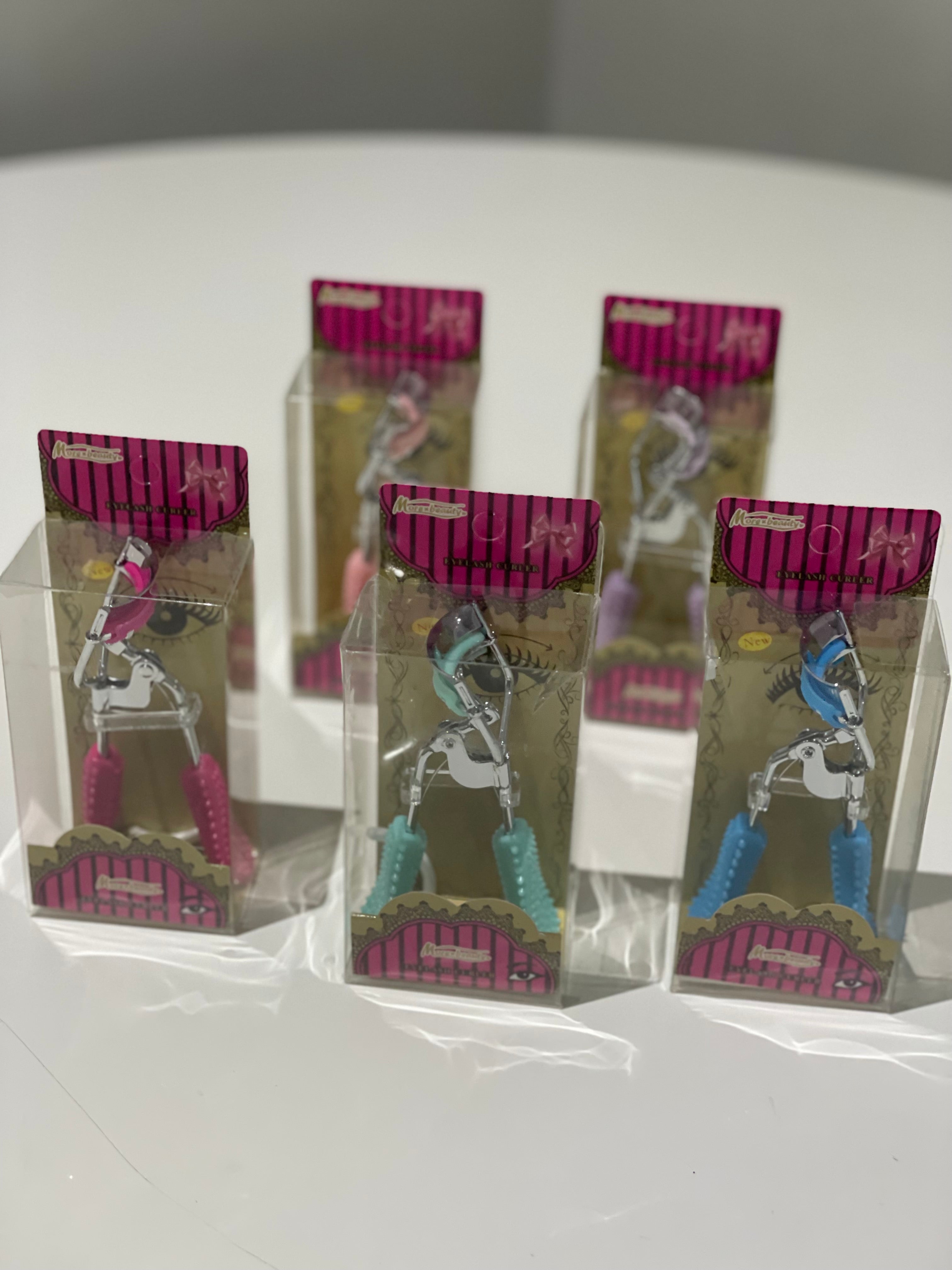 Eyelash Curler w/ Textured Grip – 11 cm, Soft Silicone handle