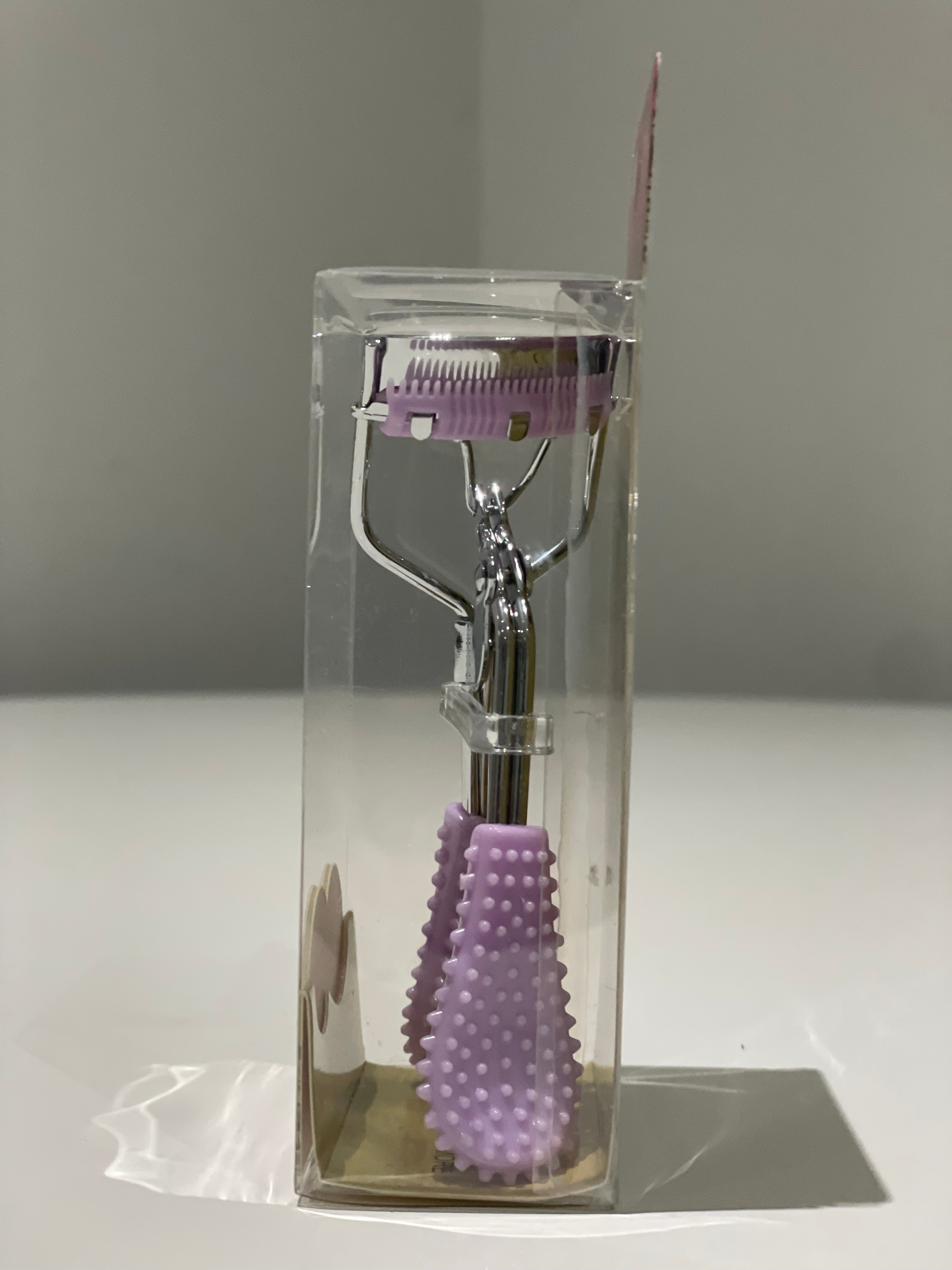 Eyelash Curler w/ Textured Grip – 11 cm, Soft Silicone handle