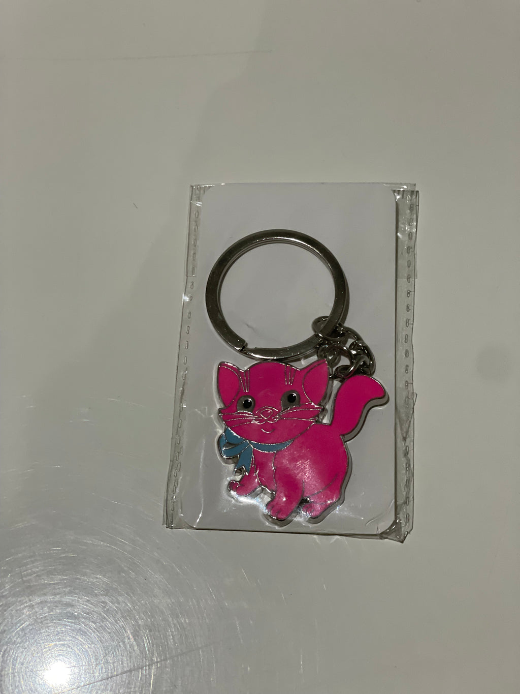 Metal Cat w/ Ribbon Keychain 10 cm – Enamel Heart Charm (Assorted Colours)