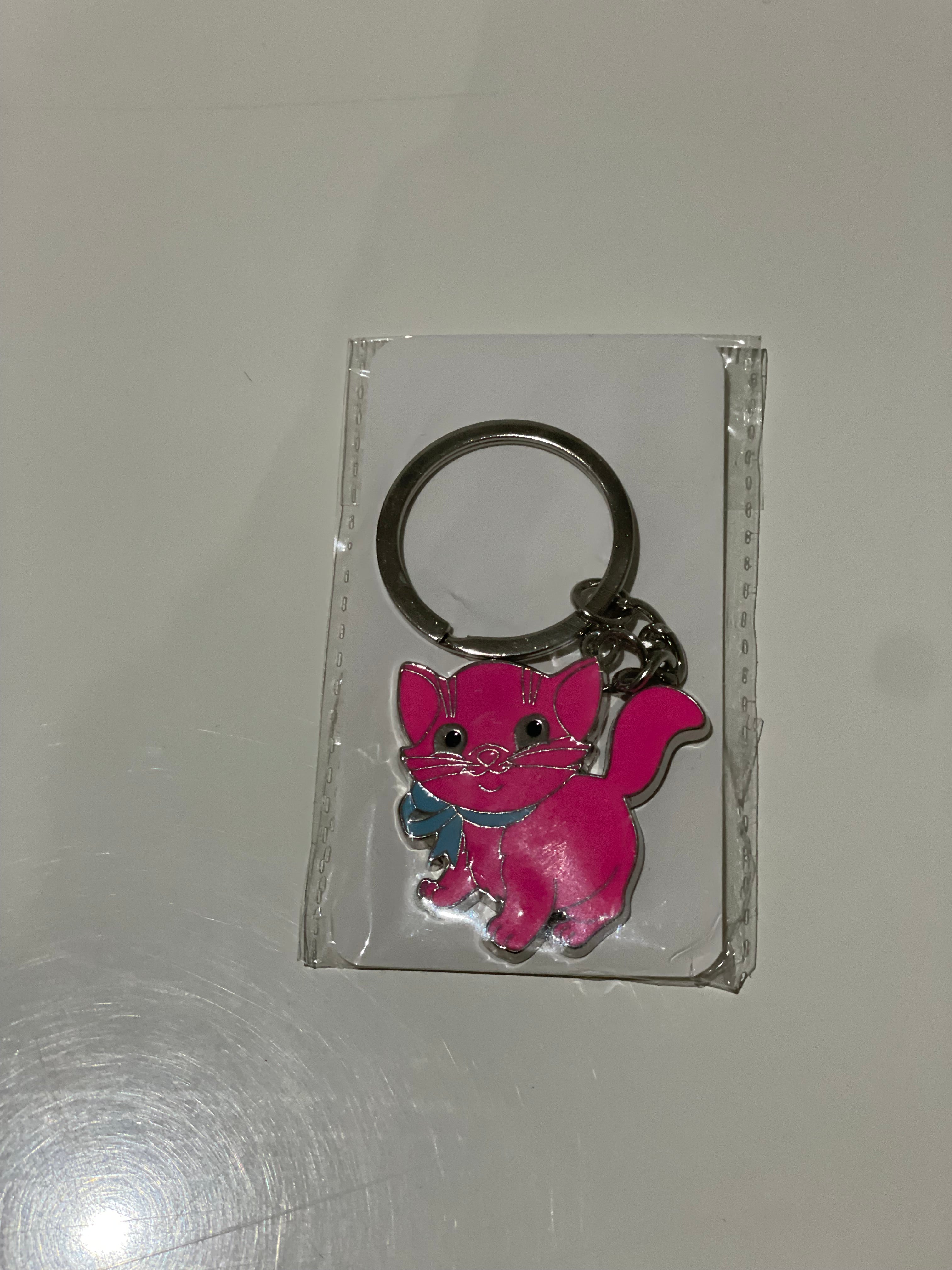 Metal Cat w/ Ribbon Keychain 10 cm – Enamel Heart Charm (Assorted Colours)